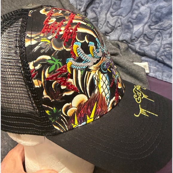 Ed Hardy Dragon Embroidered Rhinestone Trucker Hat Black  display picture 3